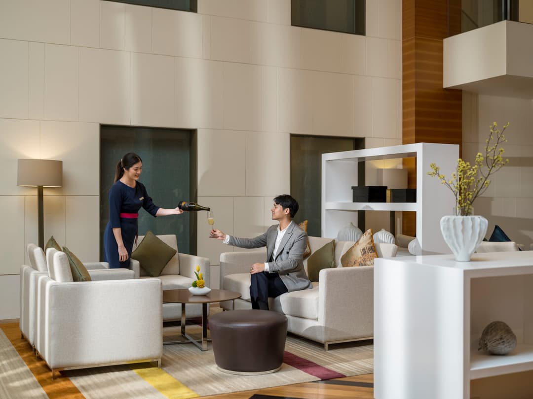 Crowne Plaza Club Lounge